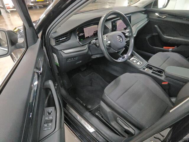 Skoda OCTAVIA Combi 1.4 TSI iV 204pk PHEV Business Edition Virtual Cockpit Navigatie Trekhaak Elektrische achterklep