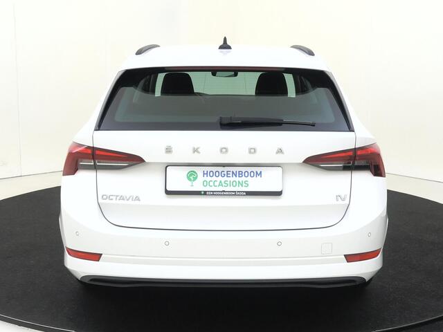 Skoda OCTAVIA Combi 1.4 TSI iV PHEV Business Edition | Parkeersensoren | CarPlay | Cruise control | Digital cockpit | Stoel- en stuurwielverwarming |