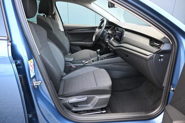 Skoda OCTAVIA Combi 1.0 TSI Business Edition trekhaak panoramadak camera