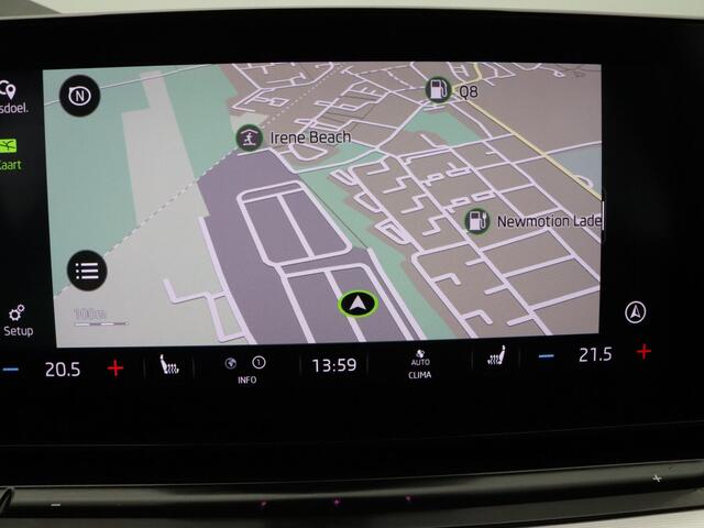 Skoda OCTAVIA Combi TSI First Edition 150pk Adapt. Cruise | Climate | Navi | Parkeersens. achter | Stoel-/stuurverw.