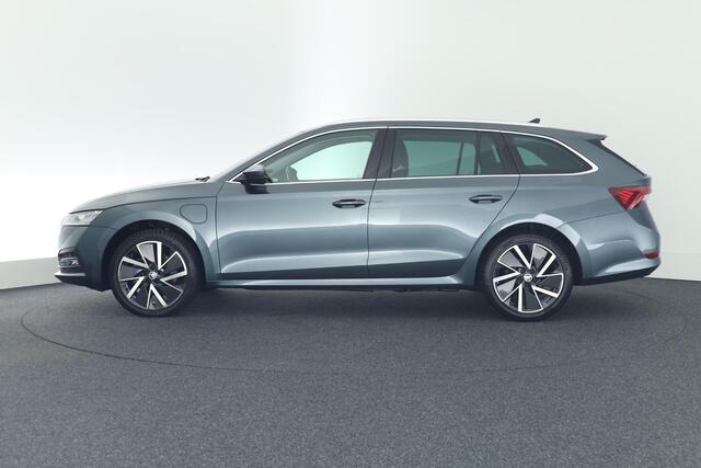 Skoda OCTAVIA Combi 1.4 TSI iV 204pk PHEV Business Edition Plus Trekhaak Camera Stoelverwarming Keyless Navigatie Led