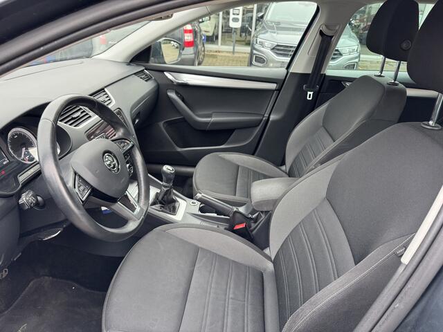 Skoda OCTAVIA Combi 1.4 TSI Greentech Style 150PK Navi Cruise Pdc Trekhaak