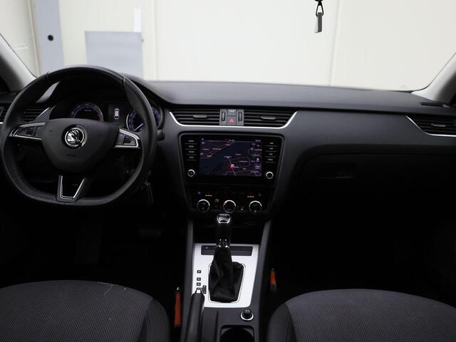 Skoda OCTAVIA Combi 1.5TSI/150PK DSG Greentech Business Edition · Trekhaak · Apple/Android Car Play · Climatronic · Stoelverwarming ·