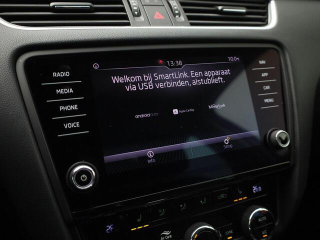 Skoda OCTAVIA Combi 1.5TSI/150PK DSG Greentech Business Edition · Trekhaak · Apple/Android Car Play · Climatronic · Stoelverwarming ·