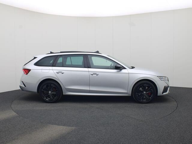 Skoda OCTAVIA Combi 1.4TSI 180kW/245PK RS iV PHEV DSG · Panoramadak · Camera + Parkeersensoren · Apple/Android
