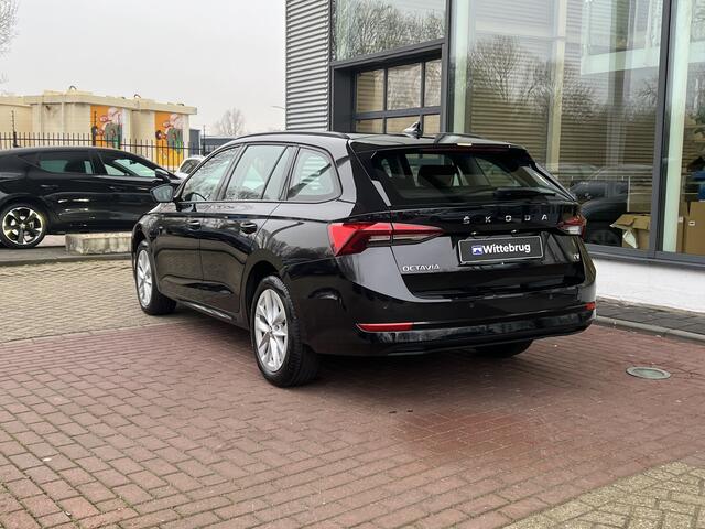 Skoda OCTAVIA Combi 1.4 TSI iV 204pk DSG PHEV Ambition / Parkeersensoren achter / Stoel + Stuur verwarming / Climate control / navigatie / Carplay