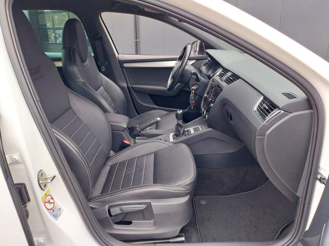 Skoda OCTAVIA Combi 1.0 TSI Sport LEER LED NAVI CRUISE ECC TREKHAAK
