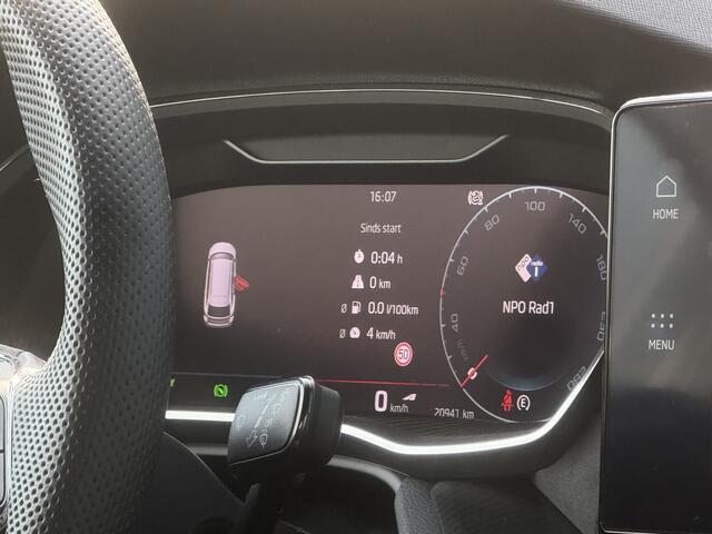 Skoda OCTAVIA Combi 1.4 TSI RS iV PHEV Business | Achteruitrijcamera | Airbag(s) side achter | Apple Carplay/Android Auto