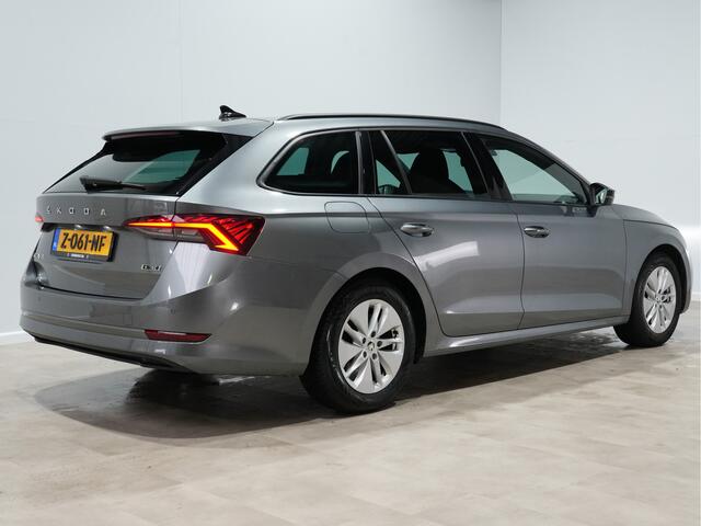 Skoda OCTAVIA Combi 1.0 e-TSI 110pk DSG sport business Navigatie Pdc Clima Privacy glass ps