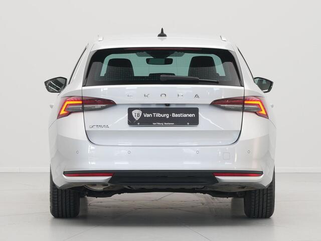 Skoda OCTAVIA Combi 1.5 TSI MHEV Business Edition Navigatie Keyless Privacy Glas Lm Velgen Nieuw Model