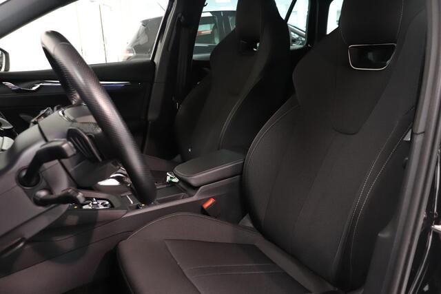 Skoda OCTAVIA Combi 1.5 e-TSI Business Edition Plus | Camera | Stuur & stoelverwarming | Trekhaak | AppleCarplay AndroidAuto | Climate control |