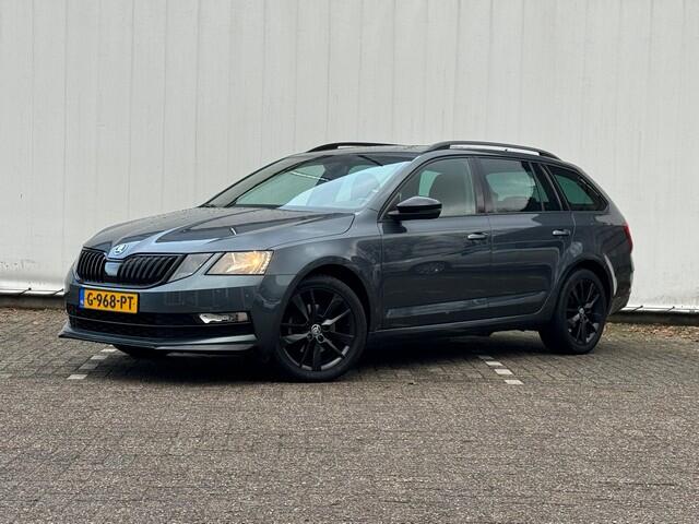 Skoda OCTAVIA Combi 1.0 TSI Greentech Sport Business met Navigatie, Trekhaak, Zwarte hemel, Zwarte Accenten!