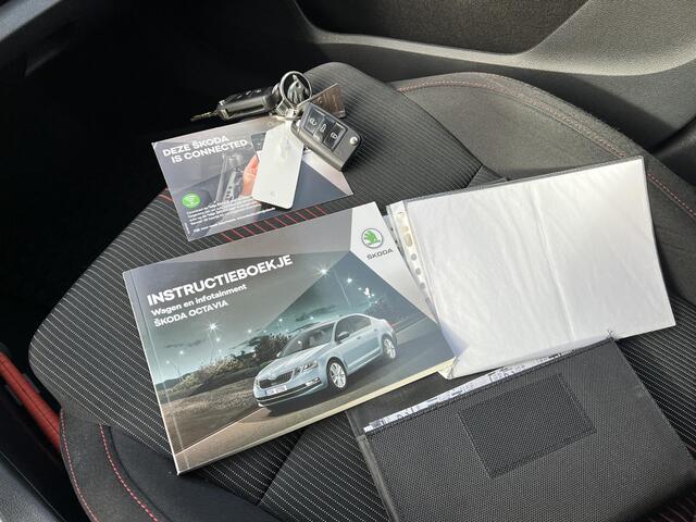 Skoda OCTAVIA Combi 1.5 TSI Greentech Sport Business Automaat | Trekhaak | Navigatie | Carplay