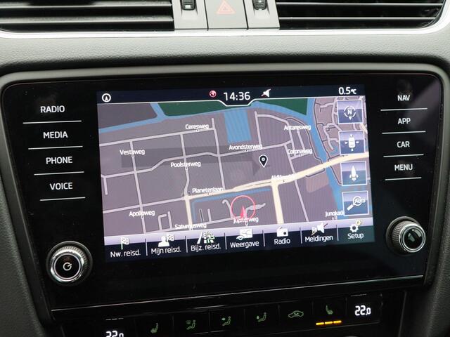 Skoda OCTAVIA Combi 1.0 TSi 115 Pk Automaat Ambition Business | Trekhaak | Navigatie | CarPlay | Stoelverwarming | 17 Inch | 85.572 Km!