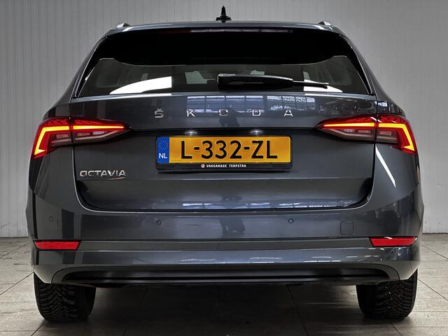 Skoda OCTAVIA Combi 1.0 TSI Business Edition/ Virtual Dash./ LED Koplampen/ Keyless-GO/ Apple + Android/ Lane-Assist./ Ambient Light/ 16'' LMV/ Elek. Kofferklep/ Navi/ Clima/ Cruise/ Bluetooth/ Multi. LEDER. Stuur/ Mistl./ PDC V+A/ Extra