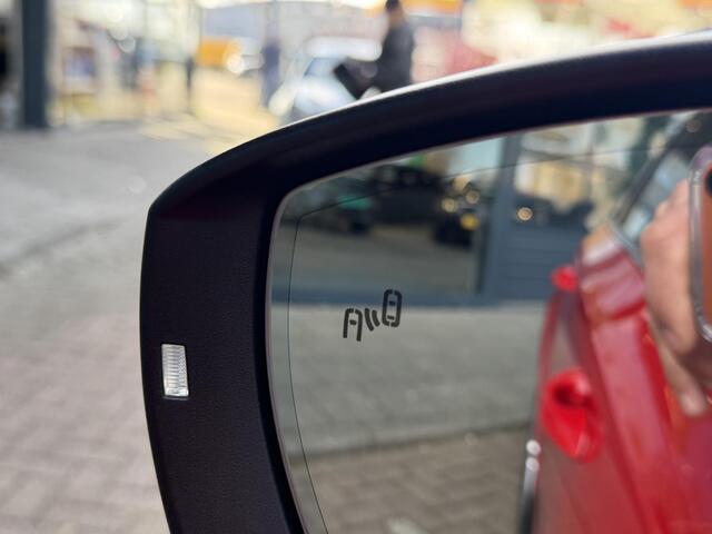 Skoda OCTAVIA Combi 1.5 TSI Greentech Business Edition Plus AUTOMAAT | VIRTUAL DISPLAY | CAMERA | LED LAMPEN | ADAPTIEVE CRUISE | DODEHOEK DETECTIE | LEDER | KEYLESS | VERWARMDE STOELEN | CANTON SOUND SYSTEM NAVIGATIE | DODEHOEK DETTECTIE |