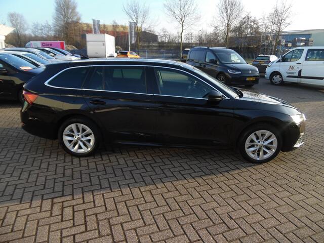 Skoda OCTAVIA Combi 1.0 e-TSI Business Edition