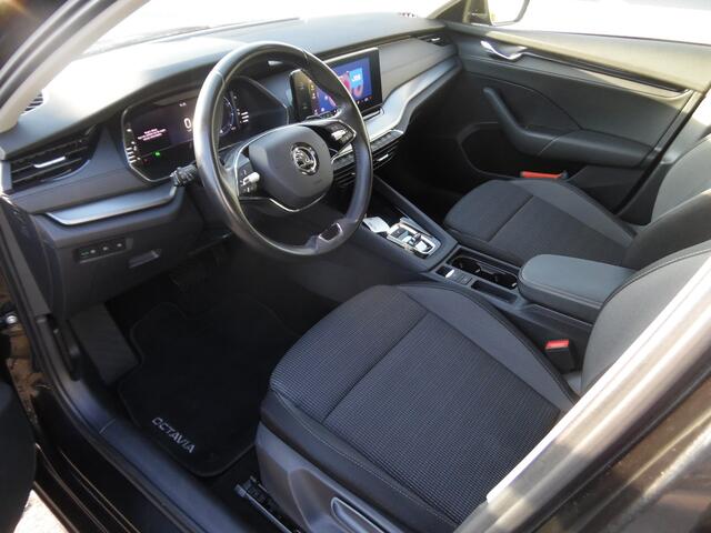 Skoda OCTAVIA Combi 1.0 e-TSI Business Edition