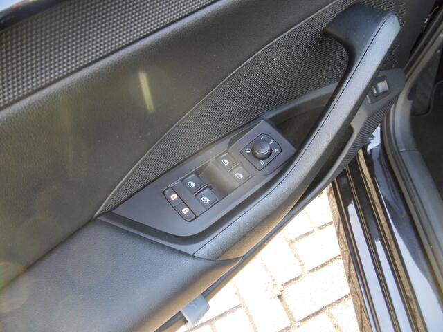 Skoda OCTAVIA Combi 1.0 e-TSI Business Edition