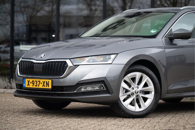 Skoda OCTAVIA Combi 1.0 e-TSI Business Edition | Trekhaak | Camera | Adapt. Cruise | Matrix LED | Navi