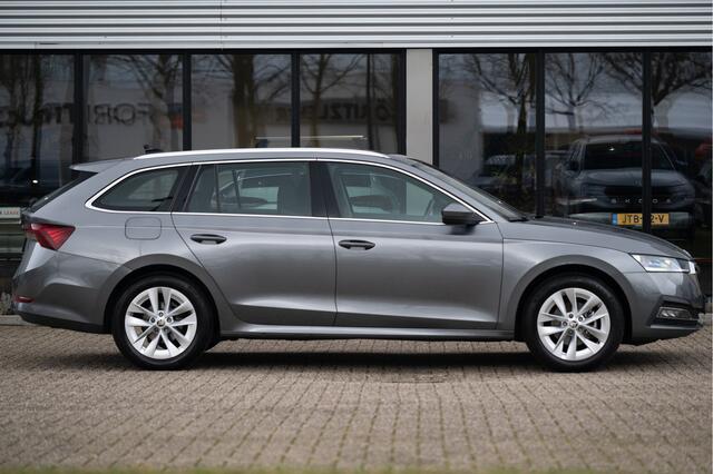 Skoda OCTAVIA Combi 1.0 e-TSI Business Edition | Trekhaak | Camera | Adapt. Cruise | Matrix LED | Navi