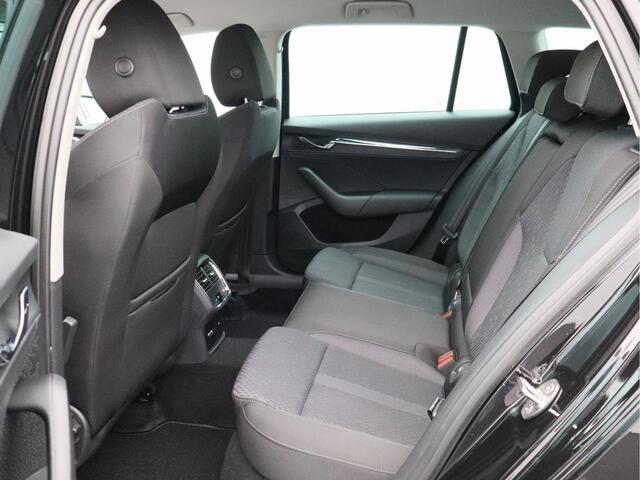 Skoda OCTAVIA Combi 1.5 e-TSI Business Edition Plus/ trekhaak/ zeer mooi!