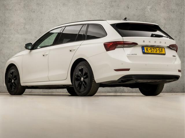 Skoda OCTAVIA Combi 1.0 e-TSI Sportline Automaat (VIRTUAL COCKPIT, APPLE CARPLAY, GROOT NAVI, GETINT GLAS, SPORTSTOELEN, PARKEERSENSOREN, KEYLESS, CRUISE, NIEUWSTAAT)