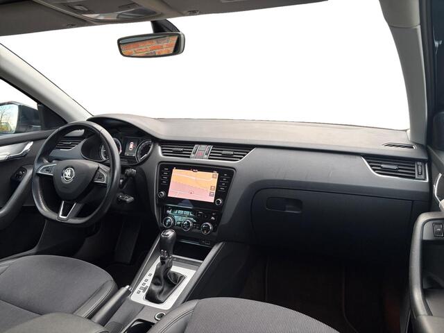 Skoda OCTAVIA Combi TSI DSG Business ? LED ? Carplay ? Stoelverwarming