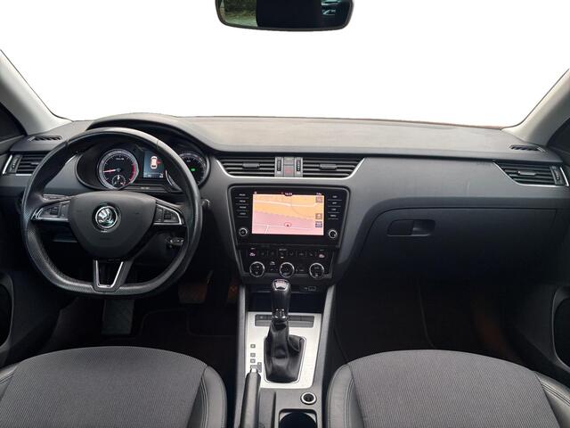 Skoda OCTAVIA Combi TSI DSG Business ? LED ? Carplay ? Stoelverwarming