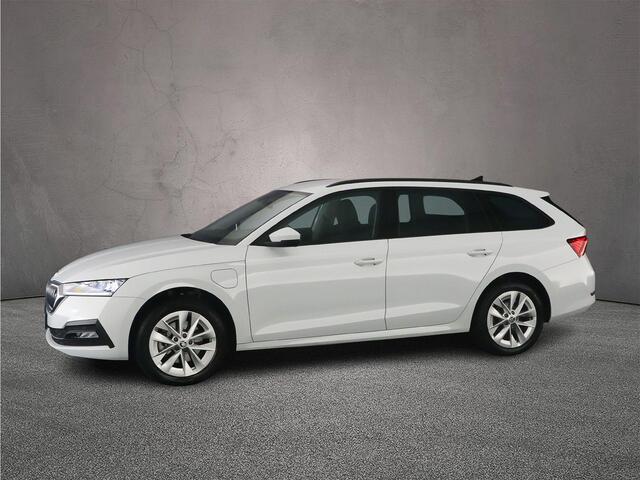 Skoda OCTAVIA Combi Business Edition 1.4 TSI PHEV 204pk DSG Automaat Trekhaak, Navigatie, Parkeersensoren, Cruise control, Elektrische achterklep, LED koplampen, App connect