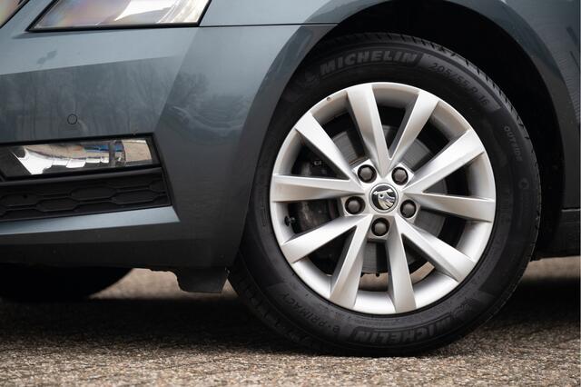 Skoda OCTAVIA Combi 1.0 TSI Greentech Ambition Business | Navi | Afn. Trekhaak | Apple CarPlay | PDC V+A | Stoelverw.