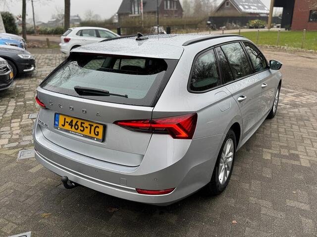 Skoda OCTAVIA Combi 1.0 TSI 110pk Bns Ed ecc,navi,lmv,pdc,trekhaak