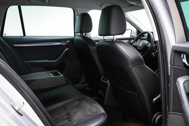 Skoda OCTAVIA Combi 1.0 TSI Greentech Style Business | TECH PACK | LED | HALF LEDER | STOELVERWARMING | TREKHAAK | 18"