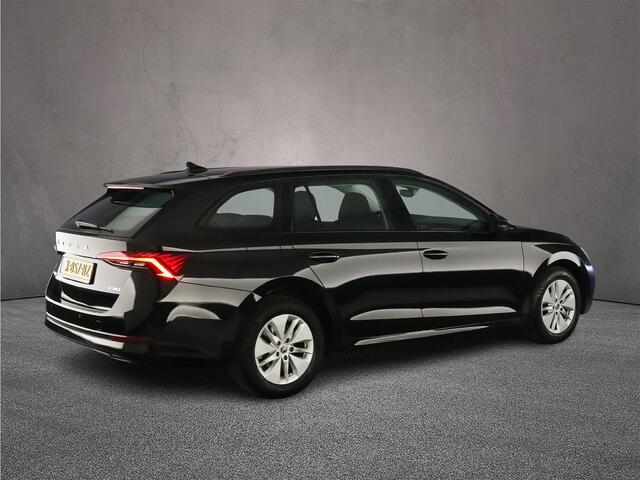 Skoda OCTAVIA Combi Business Edition 1.0 eTSI 110pk DSG Automaat Cruise control, Navigatie, Elektrische achterklep, LED koplampen, Parkeersensoren, Airco, DAB, Radio