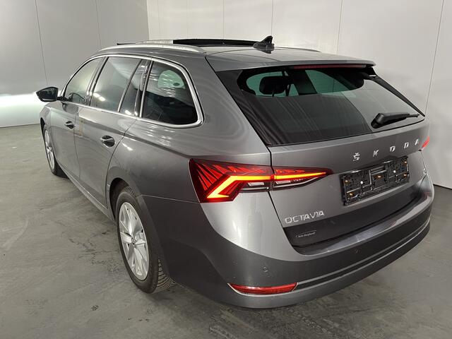 Skoda OCTAVIA Combi 1.4 TSI iV PHEV Style / AUTOMAAT/ PANO/ TREKHAAK/ STUUR+STOELVERWARM.V+A/ PARK.SENSOREN/ ELEK.KLEP/ SMARTLINK/ MEMORY SEAT/ DODEHOEK/ KEYLESS/ HEAD-UP/ NAVI/ DAB/ CLIMA/ LED/ ISOFIX/ 17'' LMV
