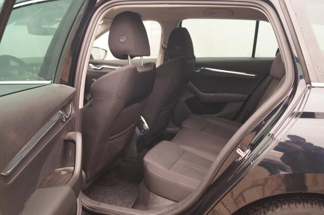 Skoda OCTAVIA Combi 1.0 e-TSI 110pk DSG Business Edition Plus -NAVI-TREKHAAK-