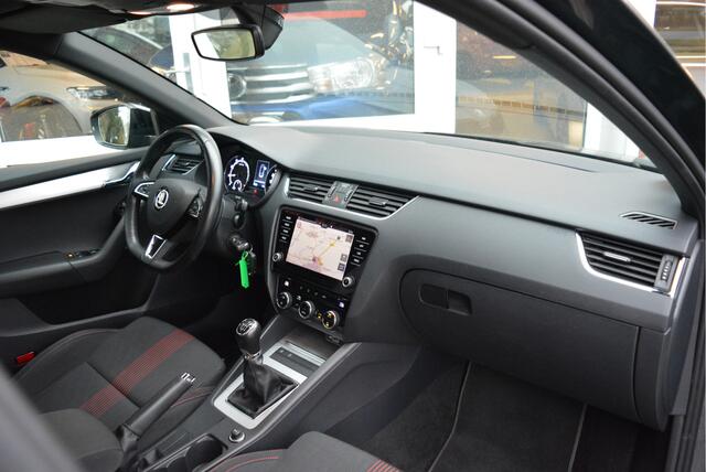 Skoda OCTAVIA Combi 1.0 116PK TSI Greentech Sport Business ? Clima ? Cruise ? PDC ? Trekhaak