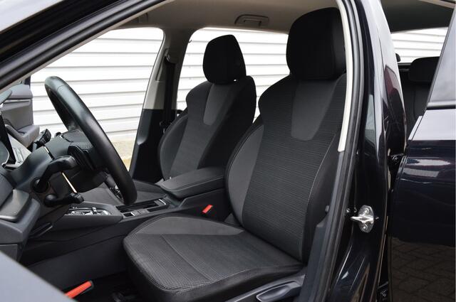 Skoda OCTAVIA Combi 1.0 e-TSI Business Edition O.a: Trekhaak, PDC, Camera, ACC, Clima, Etc. All-in prijs!