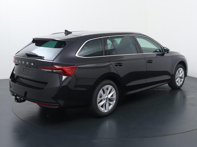 Skoda OCTAVIA Combi Business Edition Plus 1.5 TSI m-HEV 115 PK DSG | Automaat | Trekhaak | 17 inch lichtmetalen velgen | Adaptieve cruise control | Camera | Apple Carplay/Android Auto |