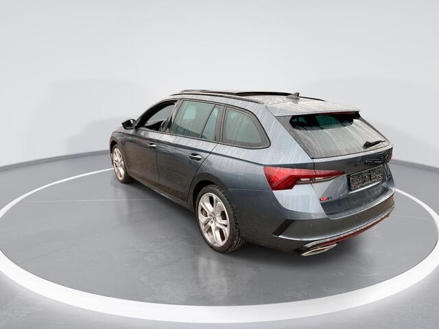 Skoda OCTAVIA Combi 1.4TSI 180kW/245PK RS iV PHEV DSG · Panoramadak · Keyless · Apple/Android Car Play ·