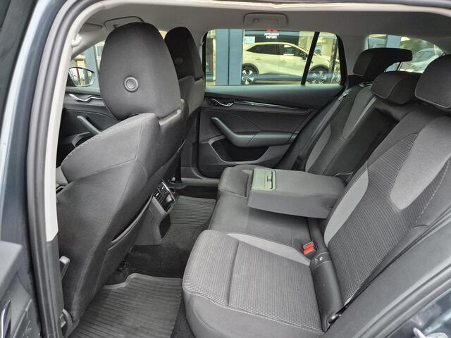 Skoda OCTAVIA Combi 1.5 TSI Comfort line | AppleCarplay / AndroidAuto | Keyless |