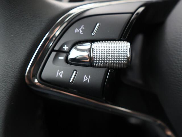 Skoda OCTAVIA Combi 1.0 e-TSI Ambition | 110 PK | LED | Trekhaak wegklapbaar | Navigatiesysteem |