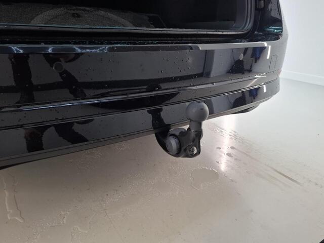 Skoda OCTAVIA Combi 1.0 e-TSI Sport Business Trekhaak Navigatie Apple Carplay/ Android Auto Parkeersensoren Full led Virtual Cockpit Cruise control Climate control Lichtmetalen velgen Getinte ramen