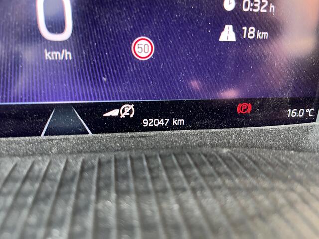 Skoda OCTAVIA Combi 1.4 TSI iV PHEV Life / AUTOMAAT/ PANO/ MEMORY SEAT/ HEAD-UP/ ACC/ DODEHOEK/ PARK.SENSOR.V+A/ STOELVERWARMING/ SMARTLINK/ KEYLESS/ RIJ-MODI/ NAVI/ DAB/ CLIMA/ 18'' LMV