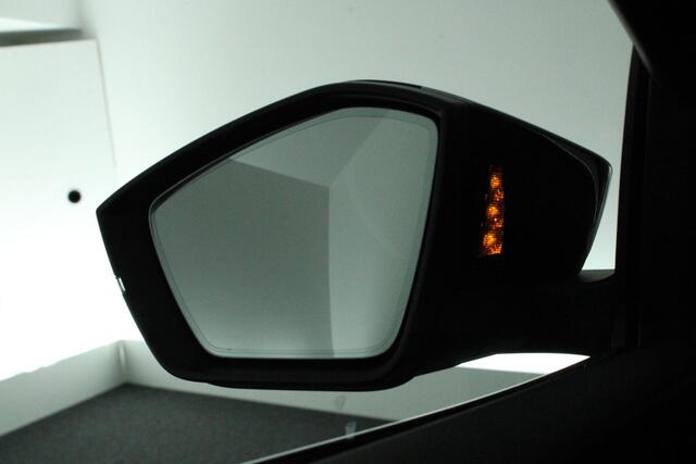 Skoda OCTAVIA Combi 1.0 e-TSI 110pk DSG Business Edition Plus Leder Stoelverwarming V+A Keyless Virtual Cockpit Navigatie