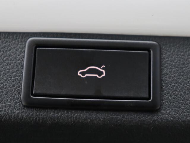 Skoda OCTAVIA 1.0 e-TSI Business Edition | Trekhaak | Carplay | Navigatie | Full LED | Parkeerhulp | Cruise control | Digital Cockpit | Climate control | Getint glas