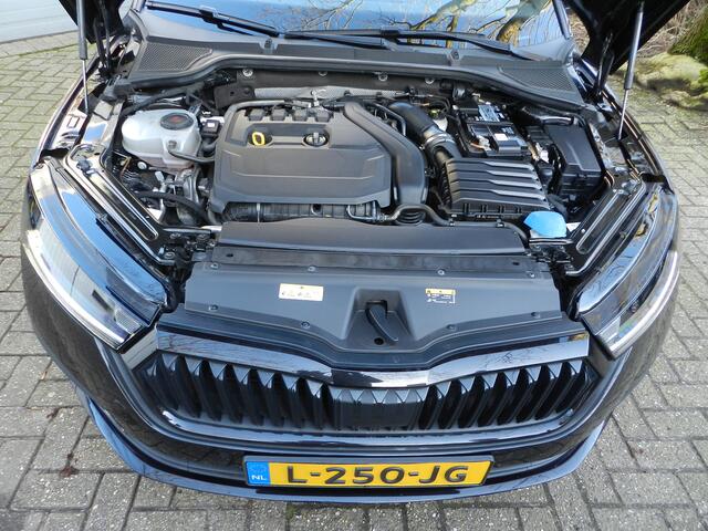 Skoda OCTAVIA Combi 1.5 e-TSI Sport Business DSG Combi full options