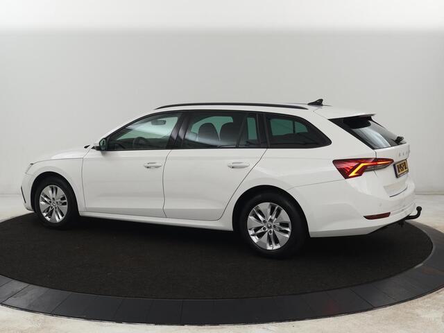 Skoda OCTAVIA 1.5 e-TSI Business Edition | Trekhaak | Carplay | Navigatie | Full LED | Parkeerhulp | Cruise control | Digital Cockpit | Climate control | Getint glas