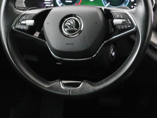 Skoda OCTAVIA 1.5 e-TSI Business Edition | Trekhaak | Carplay | Navigatie | Full LED | Parkeerhulp | Cruise control | Digital Cockpit | Climate control | Getint glas