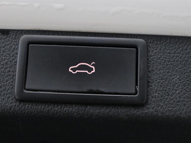 Skoda OCTAVIA 1.5 e-TSI Business Edition | Trekhaak | Carplay | Navigatie | Full LED | Parkeerhulp | Cruise control | Digital Cockpit | Climate control | Getint glas